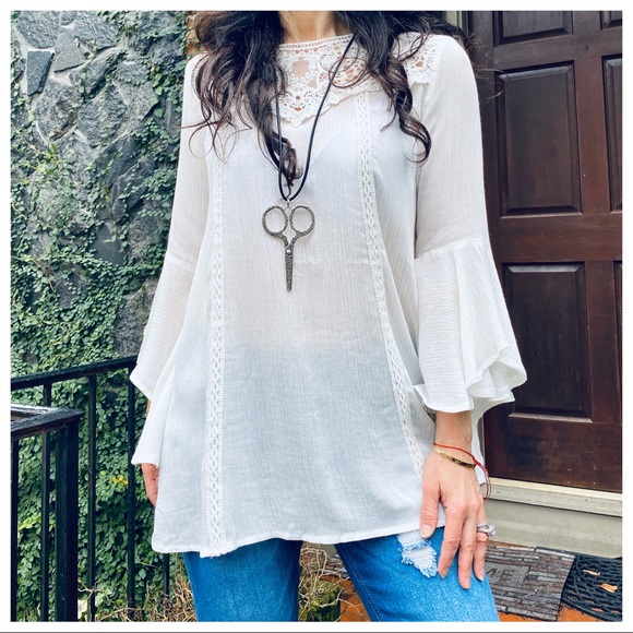 Tops - ✨LAST ONE✨Bell sleeves lace trim off white top